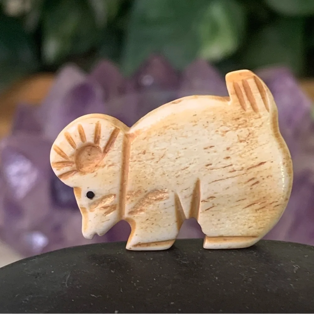 Hand Carved Ram Sheep Bone Bead Native American Style Mini Fetish Animal 1.3 VTG
